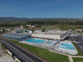 PEYRIAC_Centre-aquatique_-Photo-Drone-Crédit-photo-SARL-EQUALIA.jpg