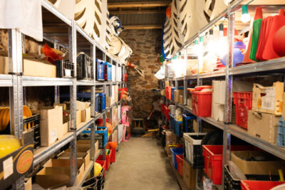 Couloir avec matériel pour peindre - Agrandir l'image 5 sur 13, fenêtre modale