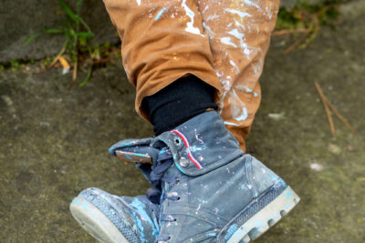 Chaussure pleine de peinture - Agrandir l'image 7 sur 10, fenêtre modale