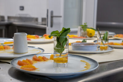 Dressage en cours d'une assiette - Agrandir l'image 3 sur 7, fenêtre modale