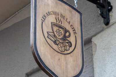 L'enseigne Les Arches de Cité - Agrandir l'image 3 sur 3, fenêtre modale