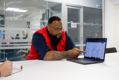 Florent Pontiac, montre sa plateforme - Agrandir l'image 3 sur 3, fenêtre modale